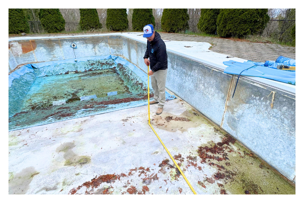5 Signs Your Inground Pool Liner Needs Replacement (Before Winter Freeze-Thaw Damage)