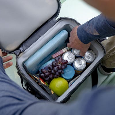 YETI Hopper Flip® | 8 Soft Cooler