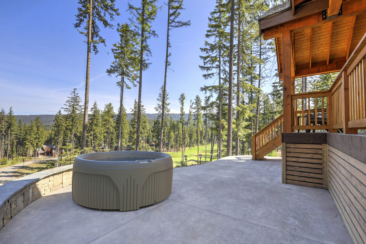 Core 1800R Hot Tub