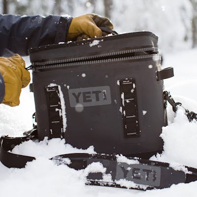 YETI Hopper Flip® | 8 Soft Cooler