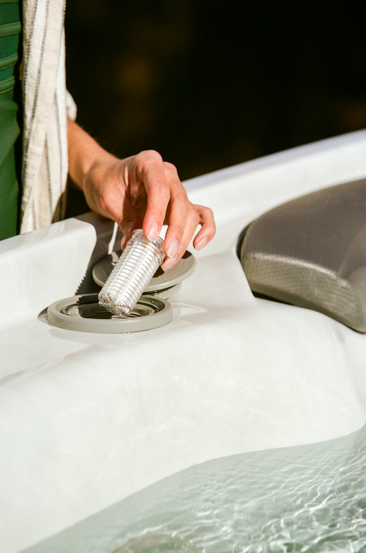 Cameo® 880 Series 6-Person Hot Tub