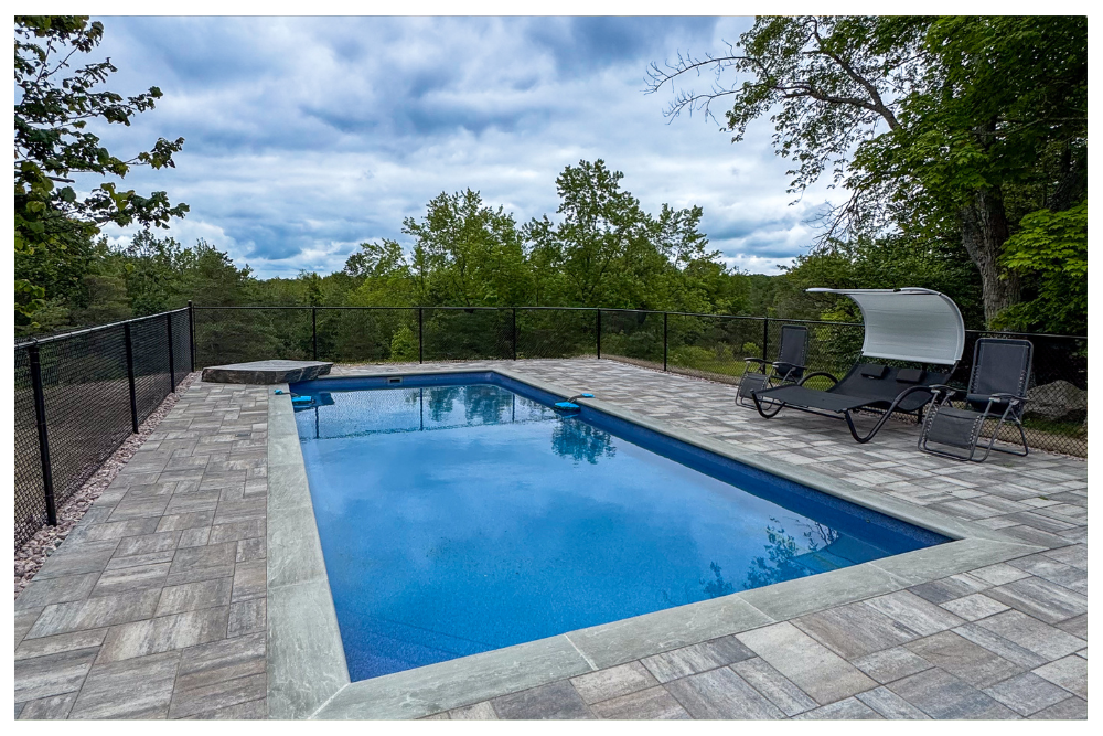 Tight Driveway, Sprawling Views: A 14-Day Backyard Transformation