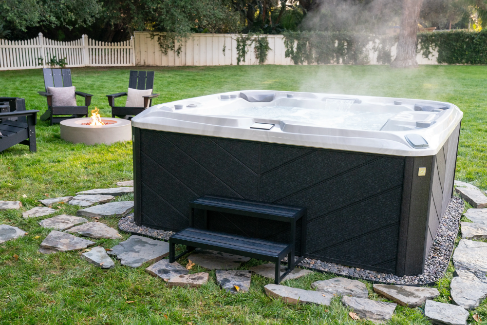 Sundance® Spas Optima® 880 Series Review: Updated Features, Jet Tech, and Why It’s the #1 Non-Lounge Family Hot Tub